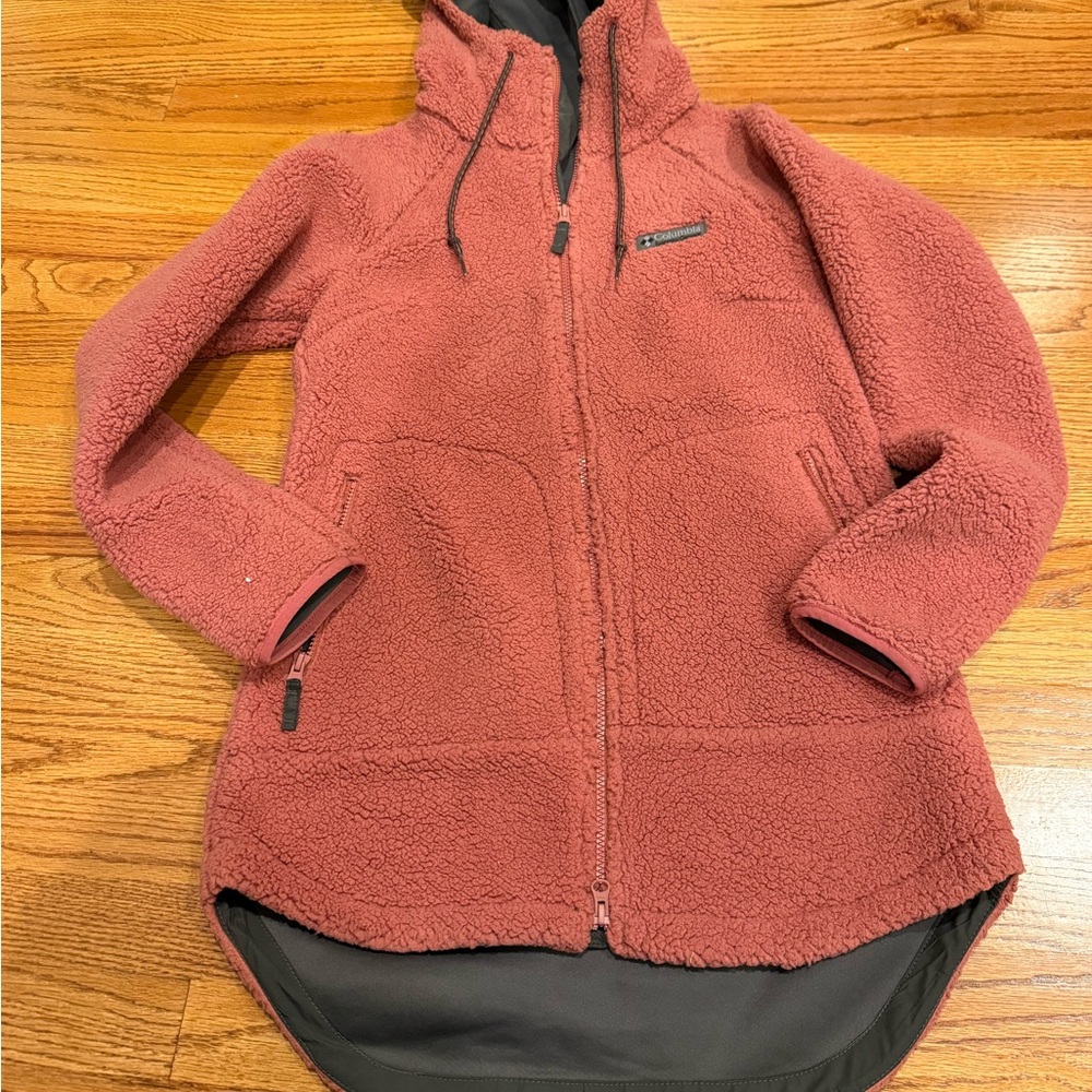 Columbia Women's Long Zip-Up Hooded Fleece/Shacket- coral/salmon size small